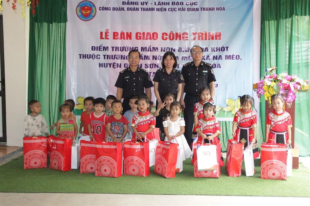 Cục Hải quan Thanh Hóa tổ chức bàn giao Công trình Điểm trường mầm non Cha Khót